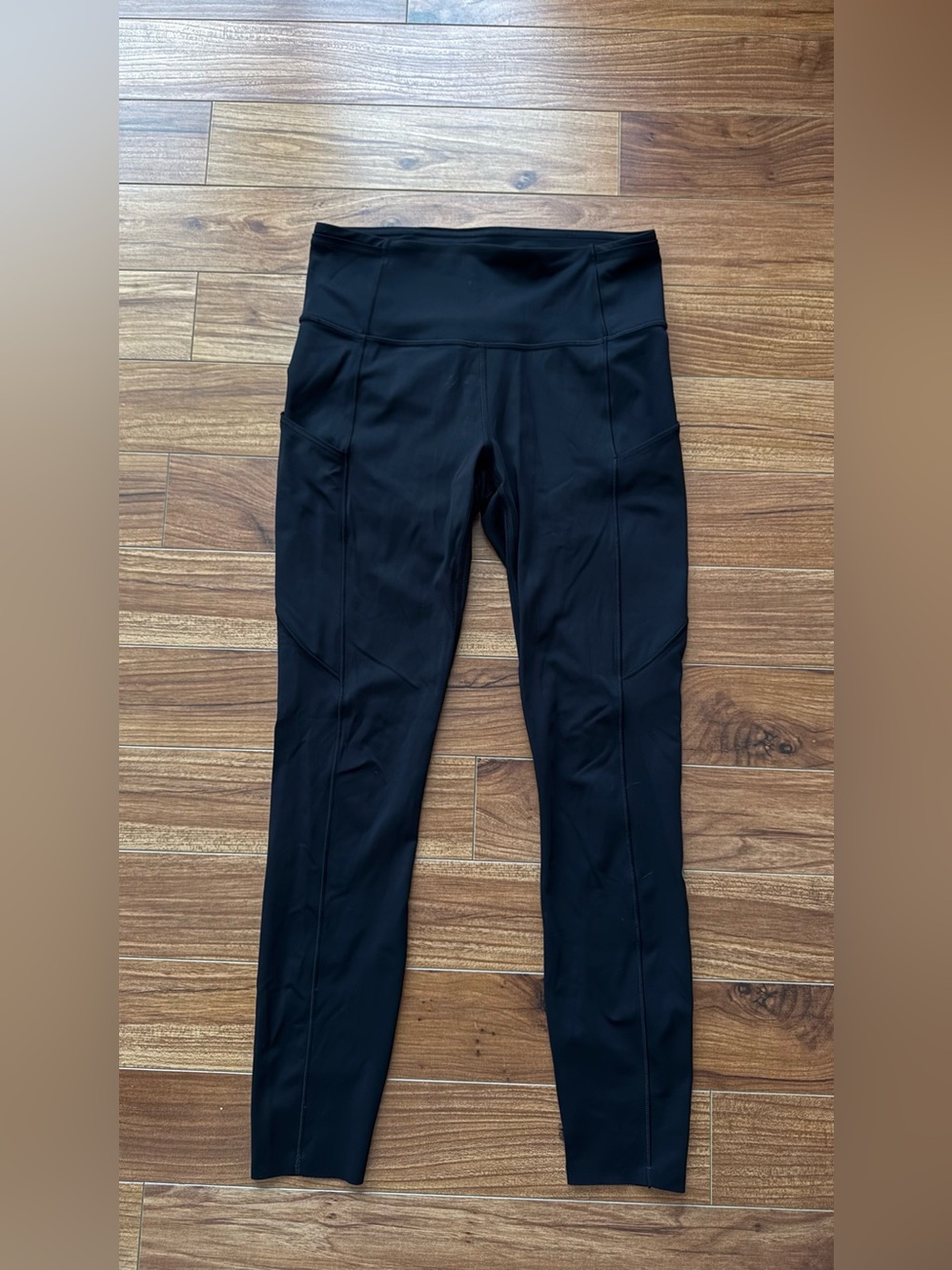 Lululemon Fast and Free High-Rise Tight *with Pockets - Black - Size 6